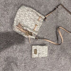 Stylish Cream Crossbody Bag and Wallet Set